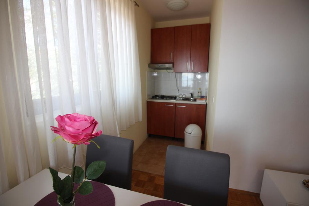 Apartments Nikola Novi Vinodolski Exterior photo